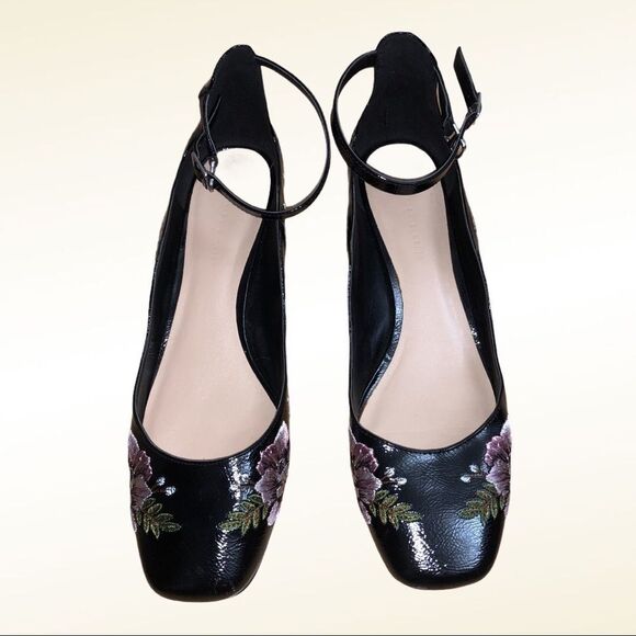 Charles & Keith Black Patent Leather Floral, 10.5 - Picture 3 of 7
